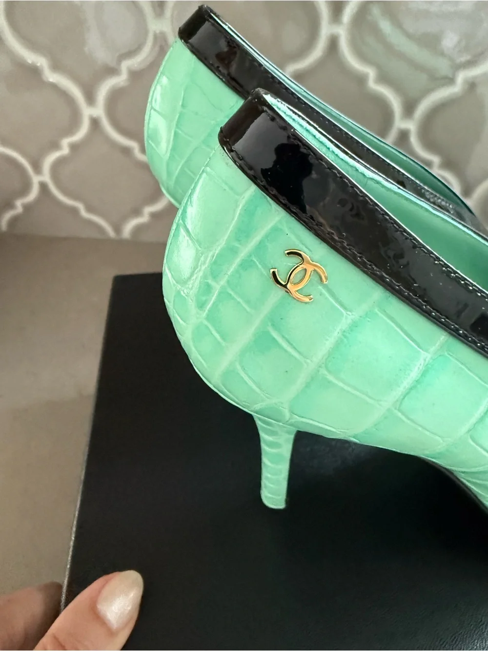 CHANEL bnwt 26s
